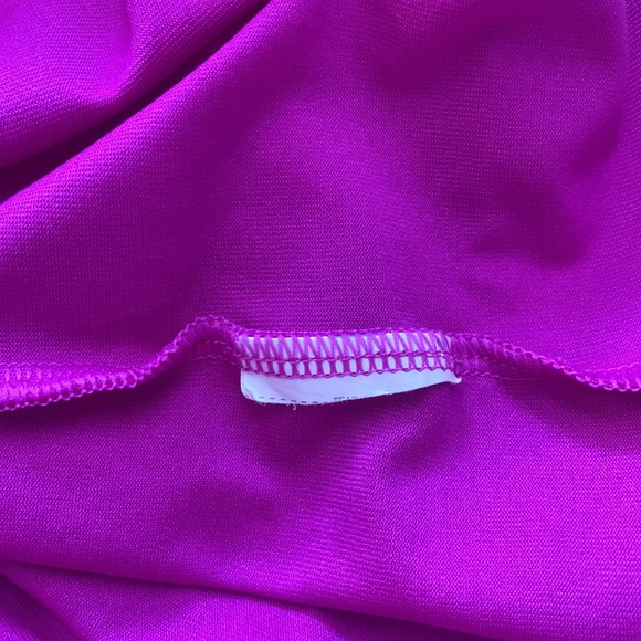 ✨2 Under Armour HeatGear Loose Fit Shirts Blue and Purple Youth size XL - Picture 14 of 14